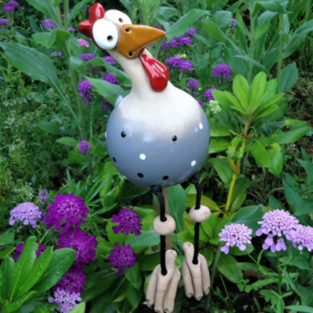 Poules décoratives de jardin