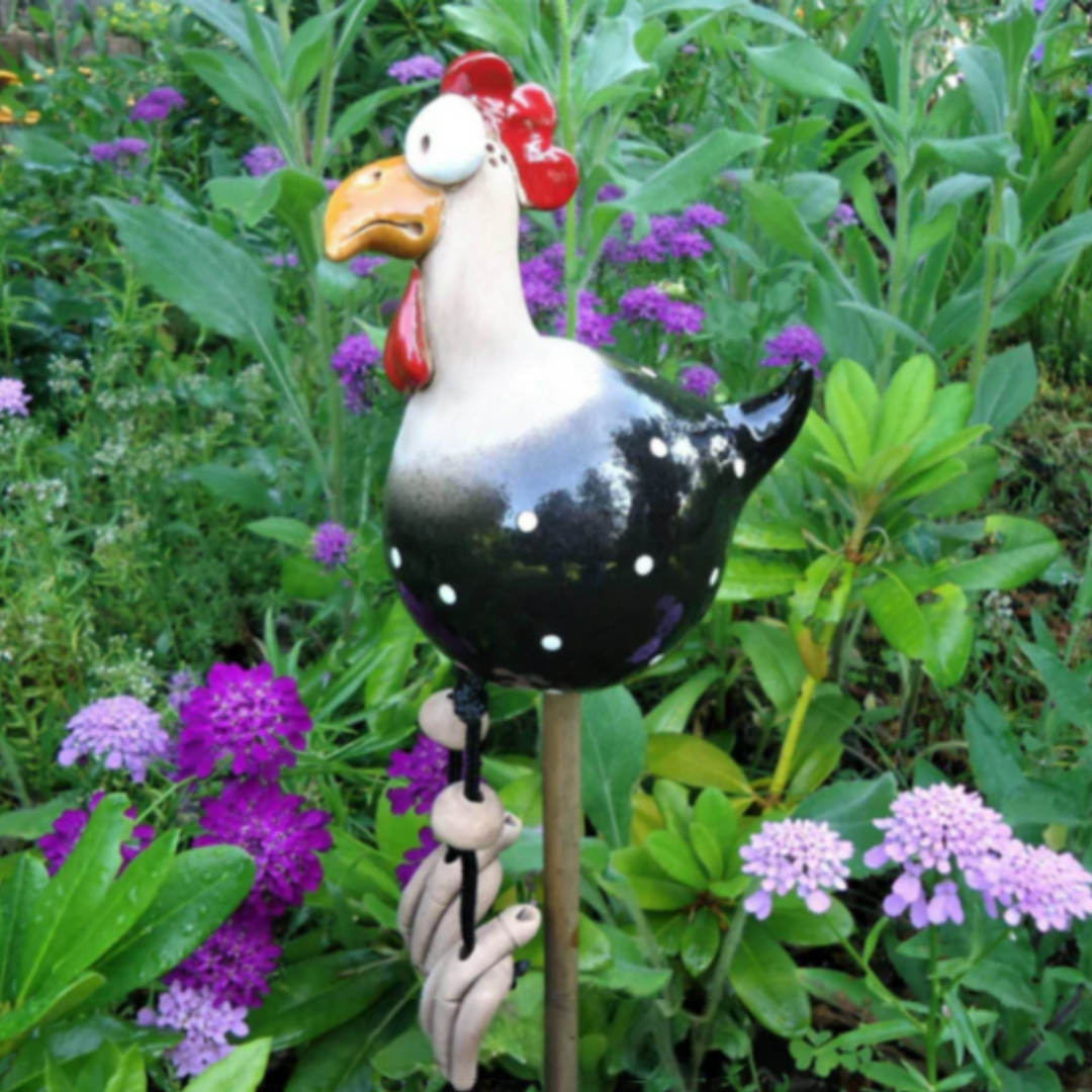 Poules décoratives de jardin